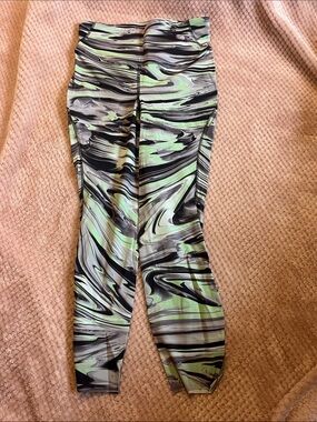 size 6 lululemon leggings